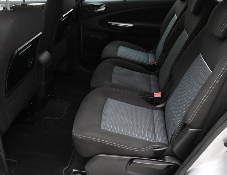 Ford S-MAX MPV 2,0 l 103 kw