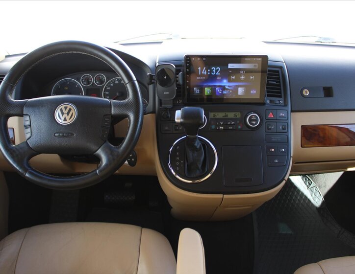 Volkswagen Multivan 15