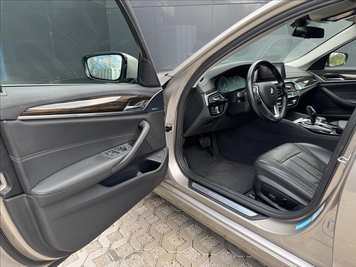 BMW Řada 5 Sedan / Limuzína 2,0 l 185 kw