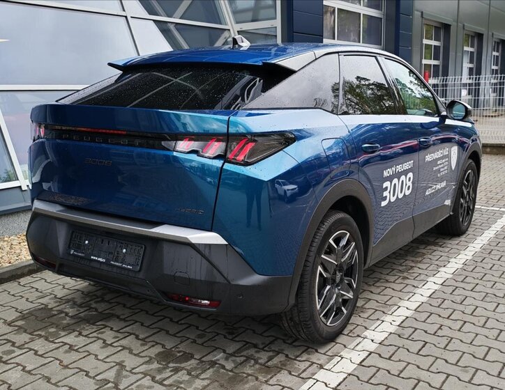 Peugeot 3008 SUV / Terénní 1,2 l 107 kw