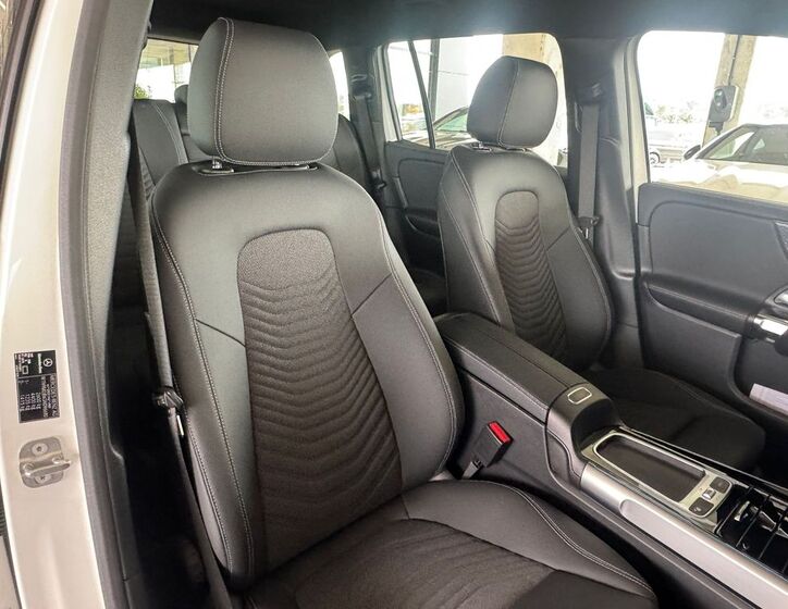 Mercedes-Benz EQB 12