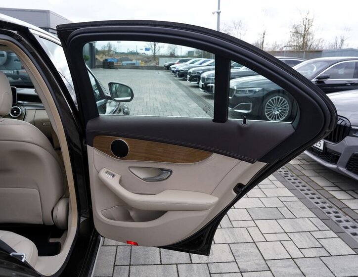 Mercedes-Benz Třídy C Sedan / Limuzína 1,6 l 115 kw