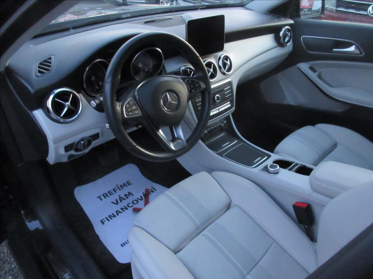 Mercedes-Benz GLA SUV / Terénní 1,6 l 115 kw