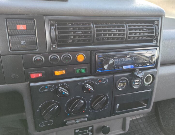 Volkswagen Transporter Kombi 2,5 l 75 kw