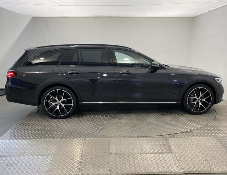 Mercedes-Benz Třídy E Kombi 2,0 l 143 kw