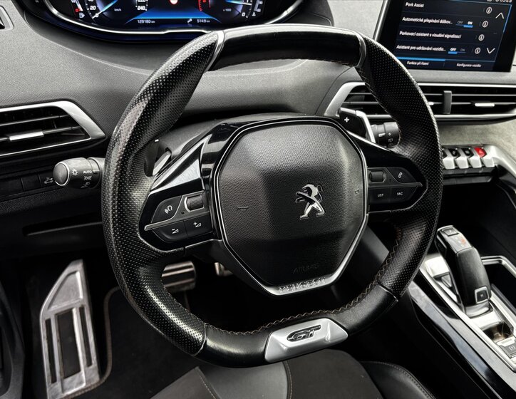 Peugeot 5008 SUV 2,0 l 130 kw