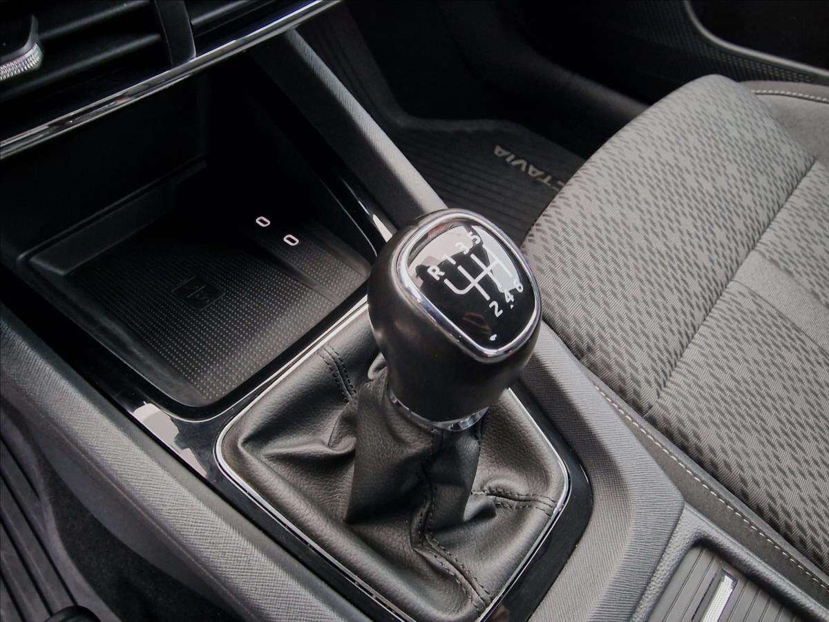 Škoda Octavia Sedan / Limuzína 1,5 l 110 kw