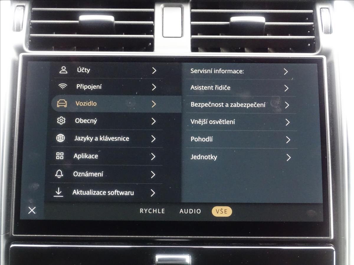 Land Rover Discovery SUV / Terénní 3,0 l 221 kw