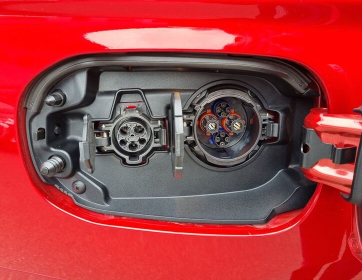 Mitsubishi Outlander SUV / Terénní 2,4 l 165 kw