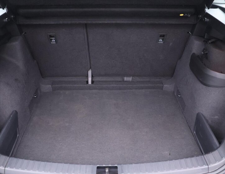 Škoda Karoq SUV / Terénní 1,5 l 110 kw