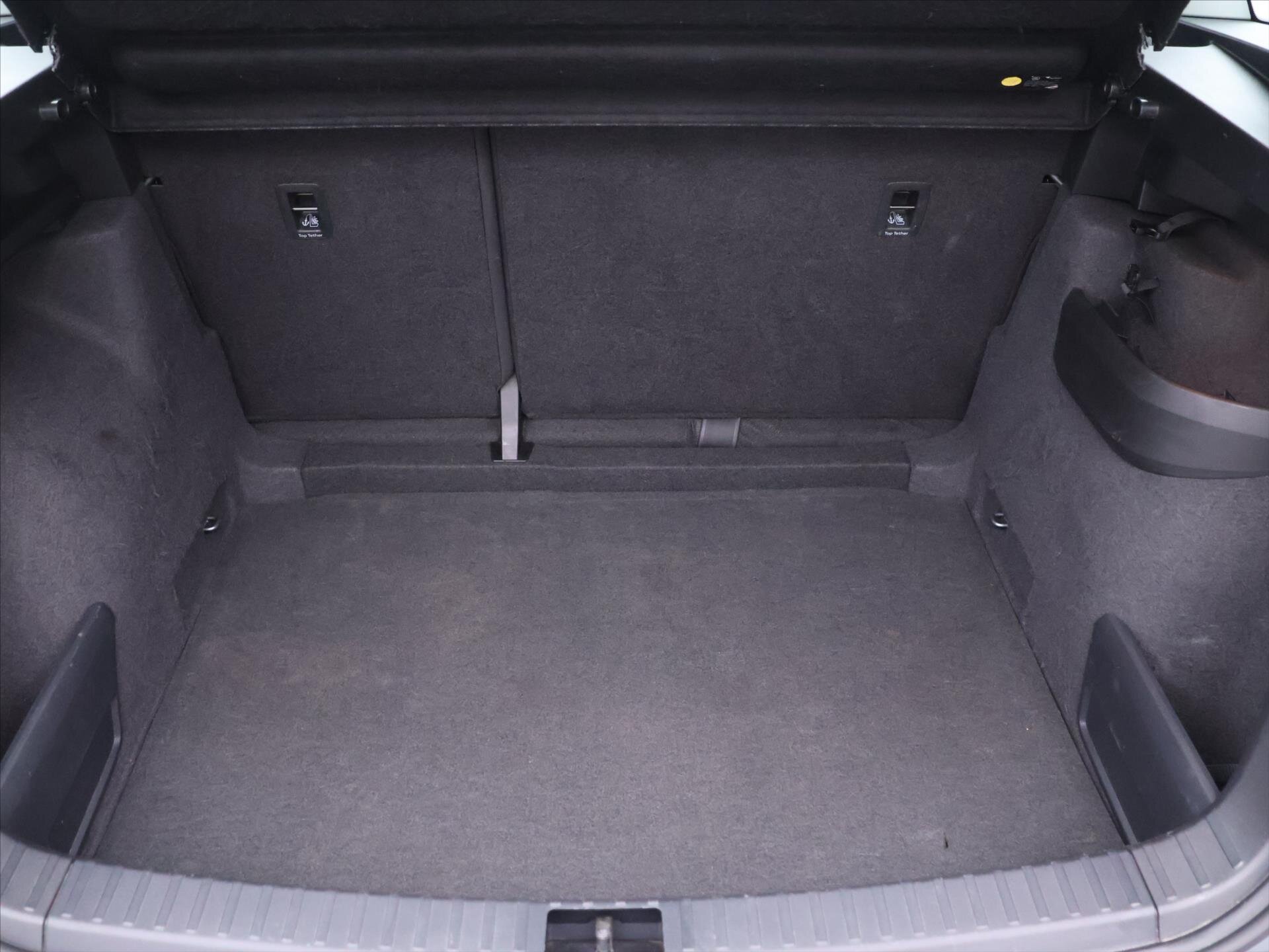 Škoda Karoq SUV / Terénní 1,5 l 110 kw