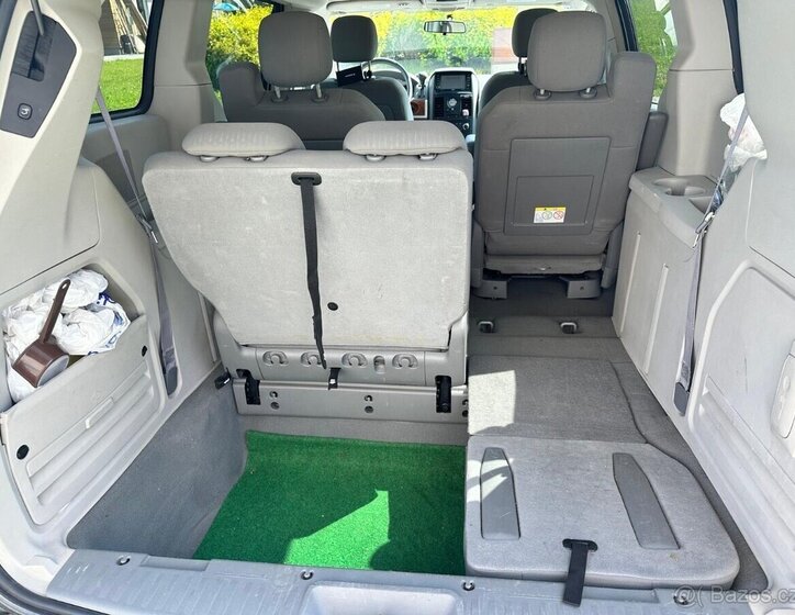 Chrysler Town & Country 7