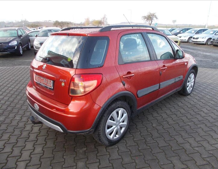 Suzuki SX4 Hatchback 1,6 l 88 kw