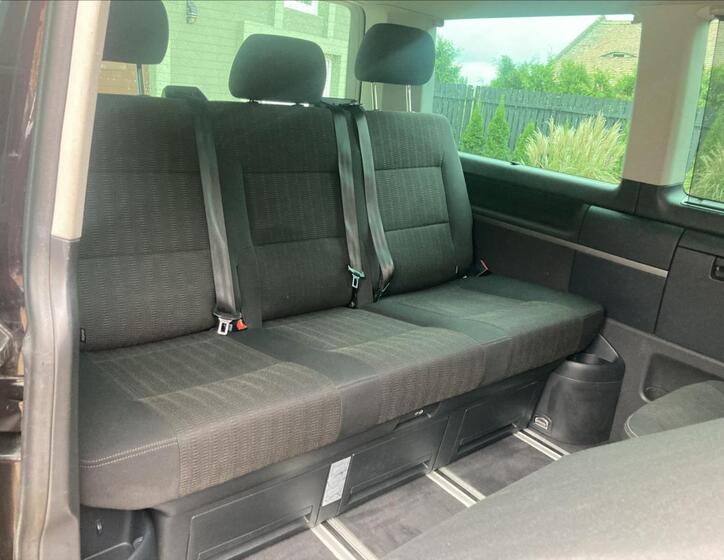 Volkswagen Multivan 22