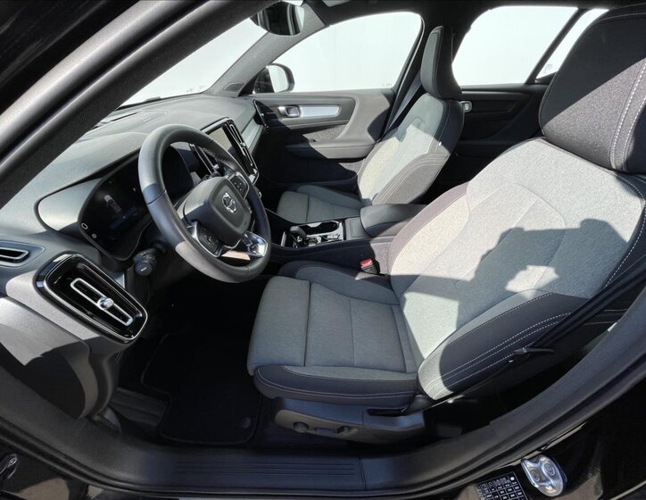 Volvo XC40 SUV / Terénní 2,0 l 145 kw