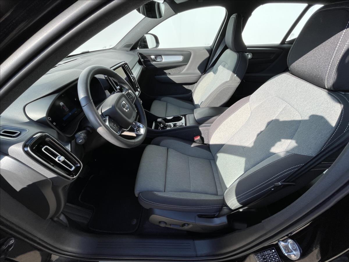 Volvo XC40 SUV / Terénní 2,0 l 145 kw