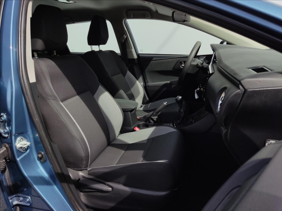 Toyota Auris Kombi 1,3 l 73 kw