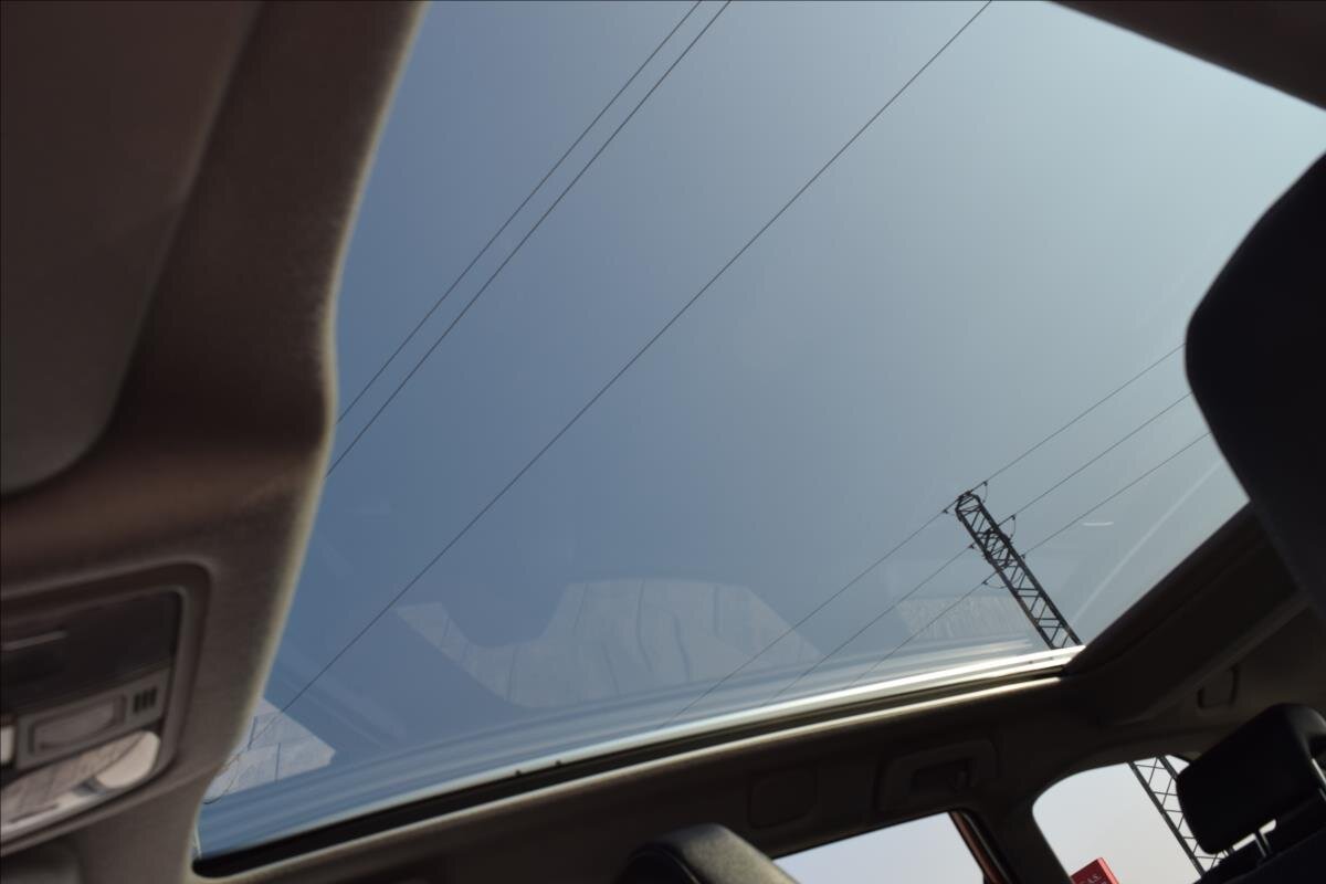 Toyota Auris Kombi 1,2 l 85 kw