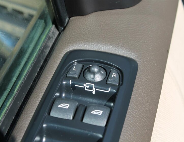 Land Rover Discovery SUV / Terénní 3,0 l 155 kw