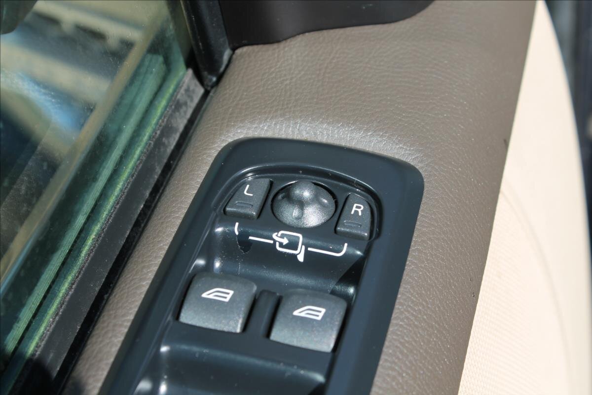 Land Rover Discovery SUV / Terénní 3,0 l 155 kw