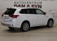 Mitsubishi Outlander SUV / Terénní 2,4 l 99 kw