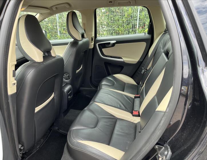 Volvo XC60 13
