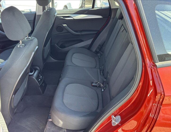 BMW X1 Kombi 1,5 l 100 kw