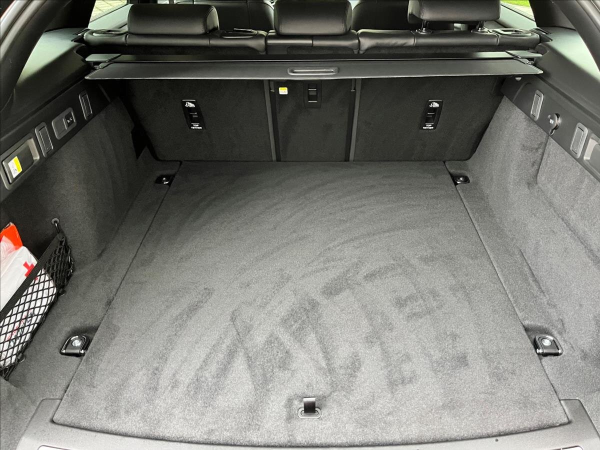 Land Rover Range Rover Velar SUV / Terénní 2,0 l 150 kw