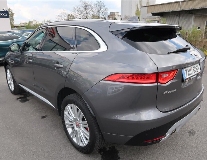Jaguar F-Pace SUV / Terénní 3,0 l 280 kw