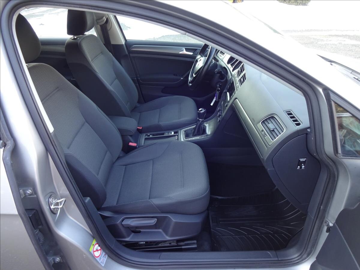 Volkswagen Golf Kombi 1,2 l 77 kw