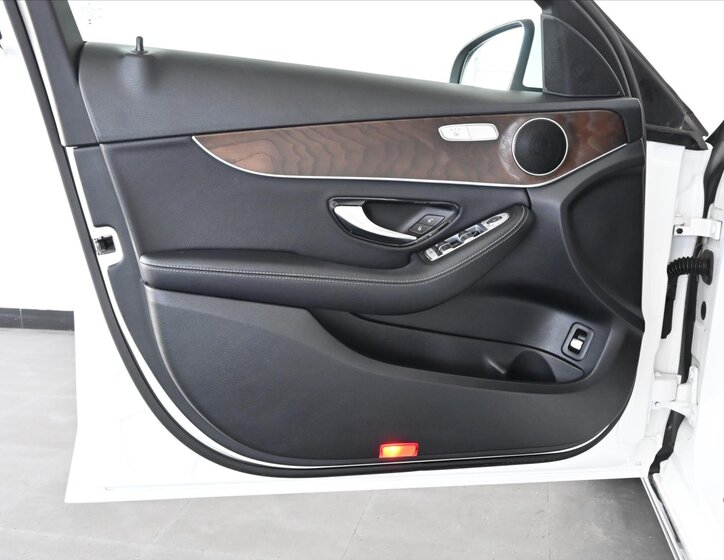 Mercedes-Benz Třídy C Kombi 2,0 l 143 kw