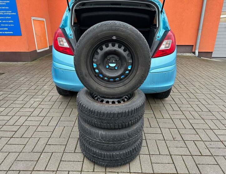 Opel Corsa Hatchback 1,4 l 64 kw