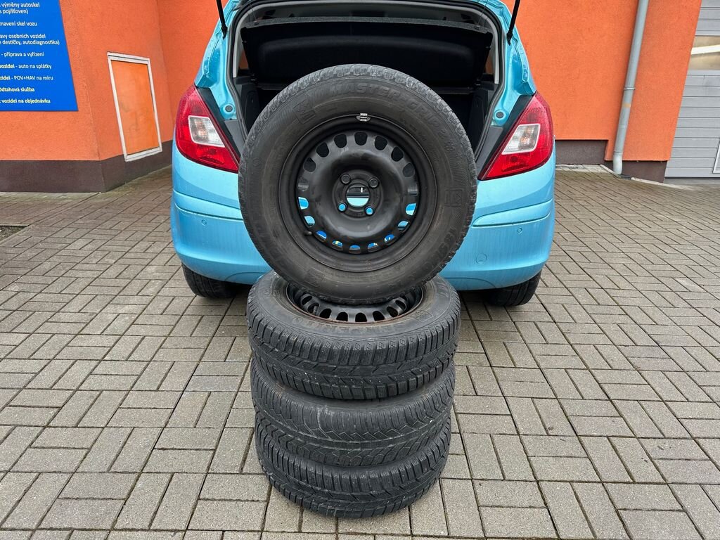 Opel Corsa Hatchback 1,4 l 64 kw