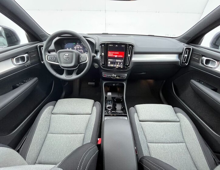 Volvo XC40 SUV 2,0 l 120 kw