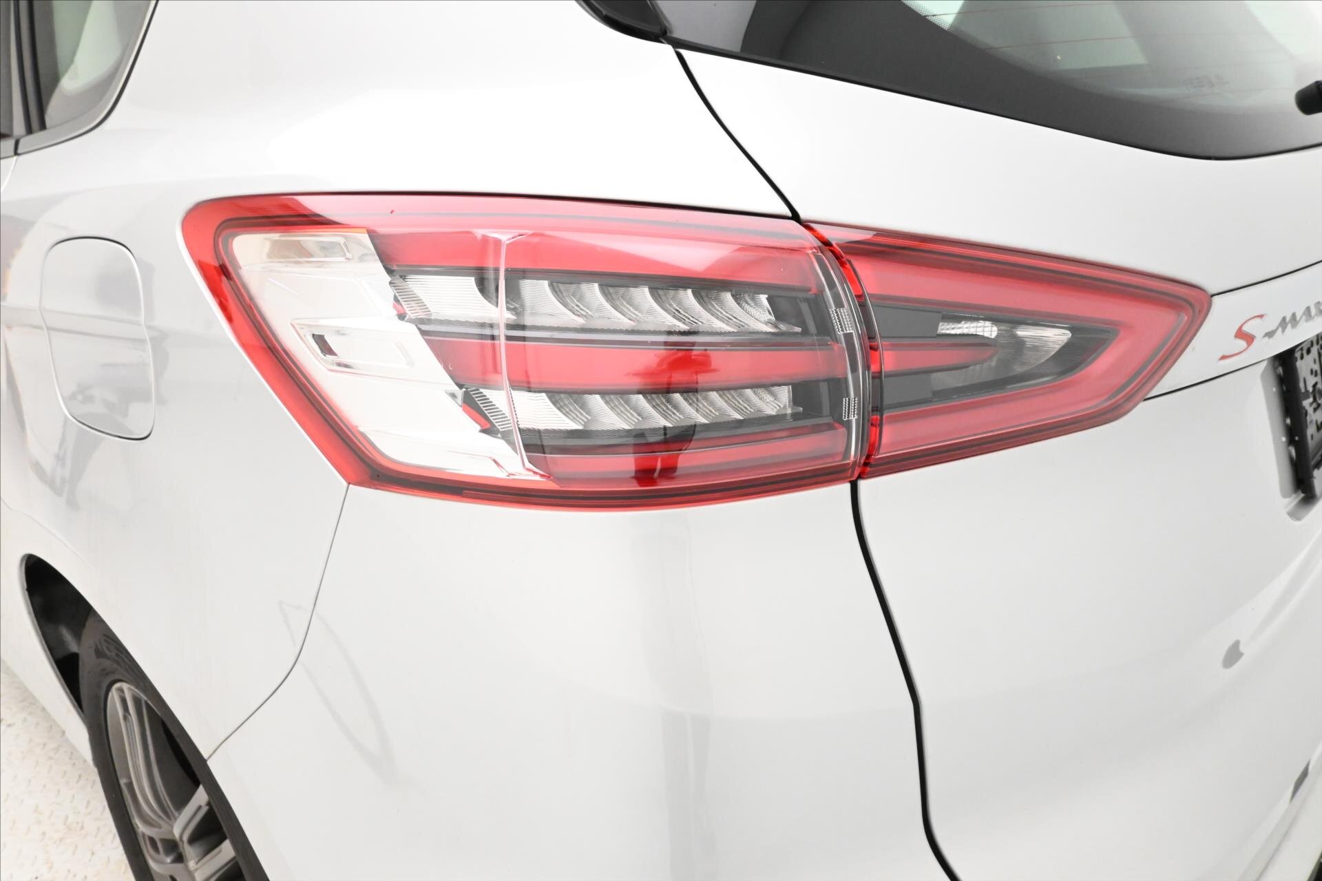 Ford S-MAX MPV 2,0 l 140 kw