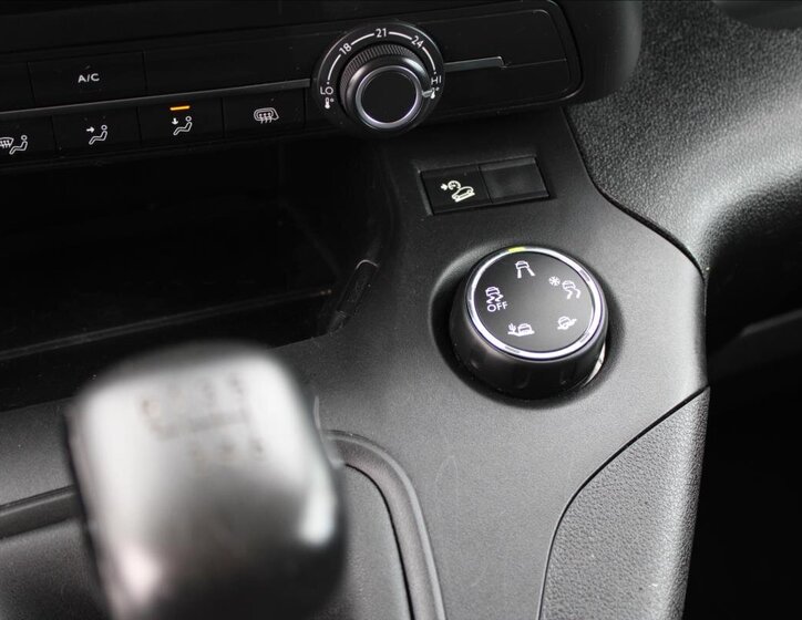 Opel Combo Skříň 1,5 l 96 kw