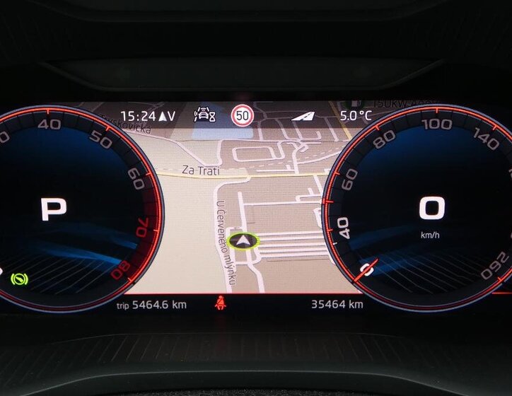 Škoda Karoq SUV / Terénní 1,5 l 110 kw