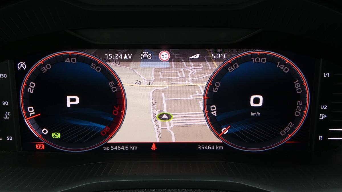 Škoda Karoq SUV / Terénní 1,5 l 110 kw