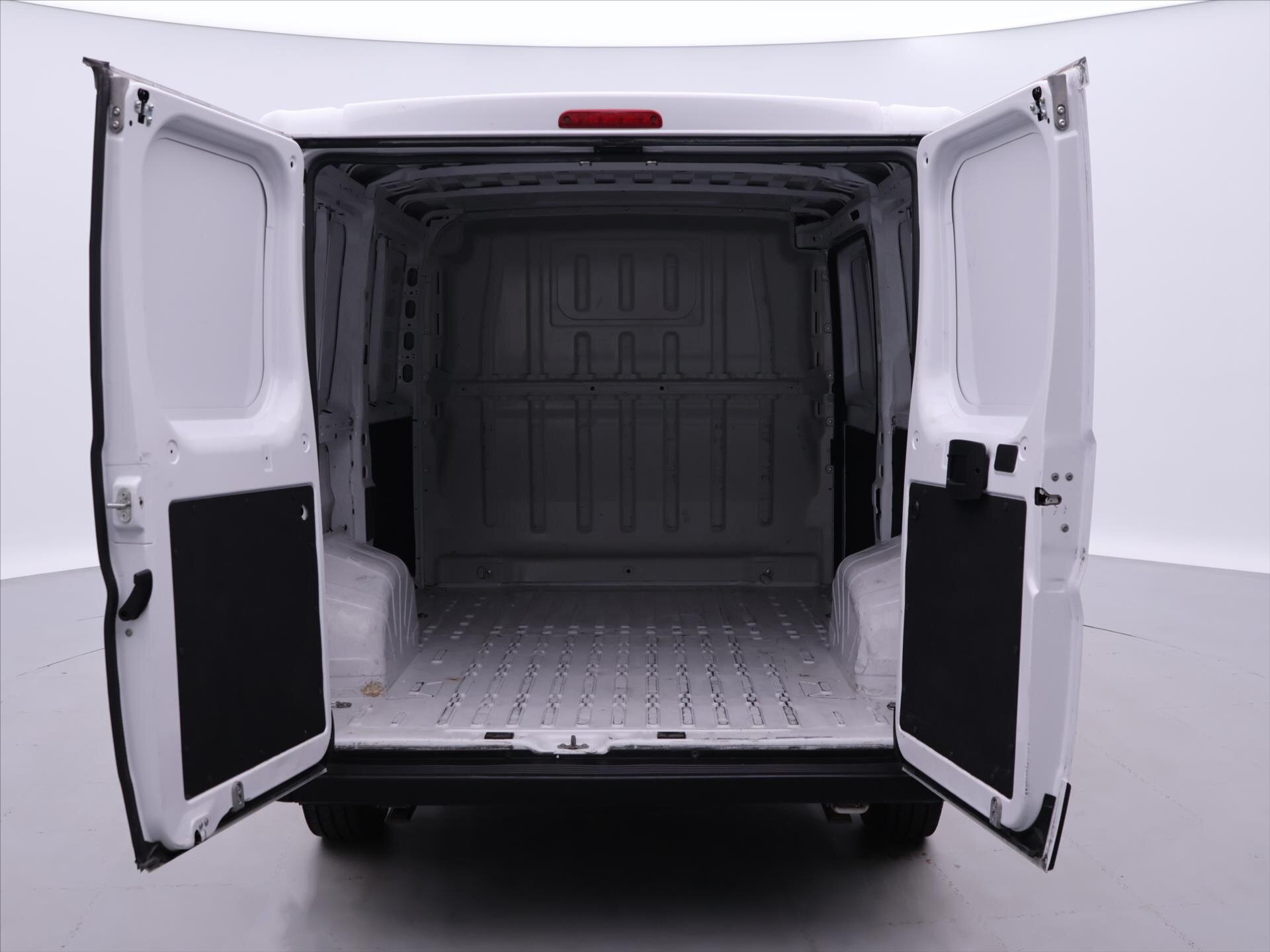 Opel Movano Skříň 2,2 l 88 kw