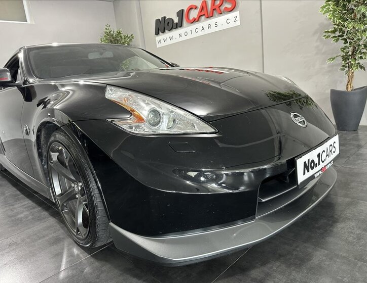 Nissan 370 Z 28