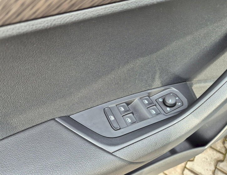 Škoda Karoq SUV 1,5 l 110 kw