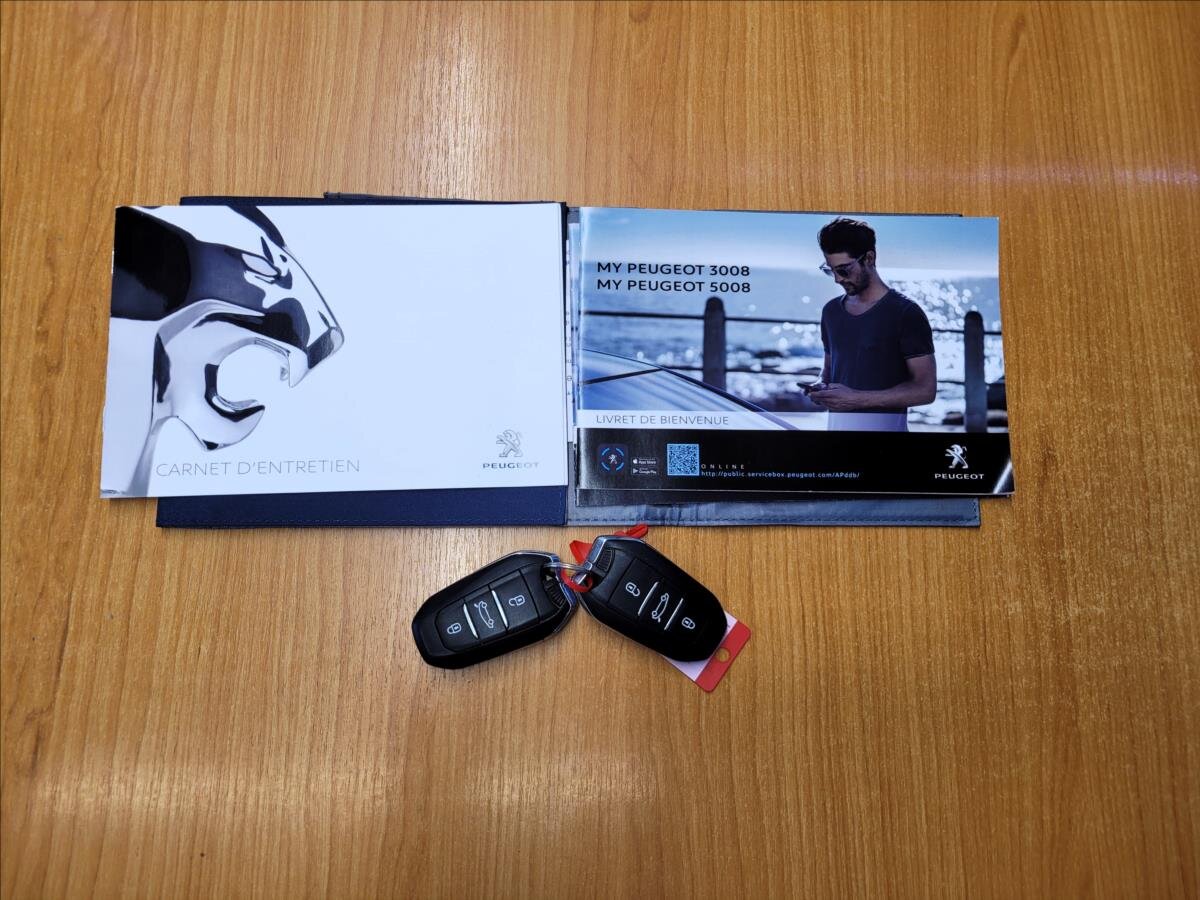 Peugeot 3008 SUV 1,6 l 133 kw