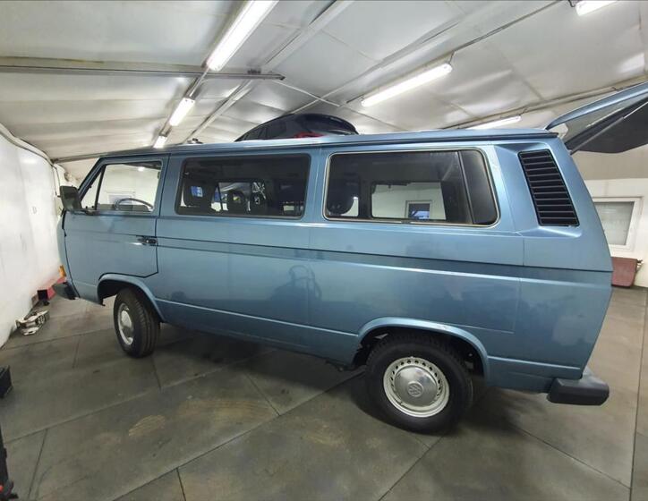 Volkswagen Caravelle 7