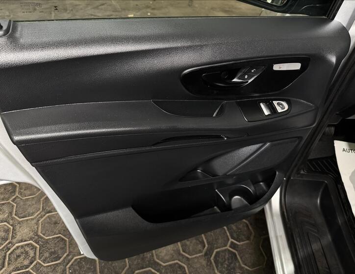 Mercedes-Benz Vito 14