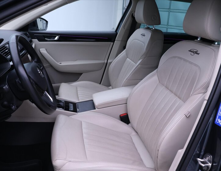 Škoda Superb Kombi 2,0 l 200 kw