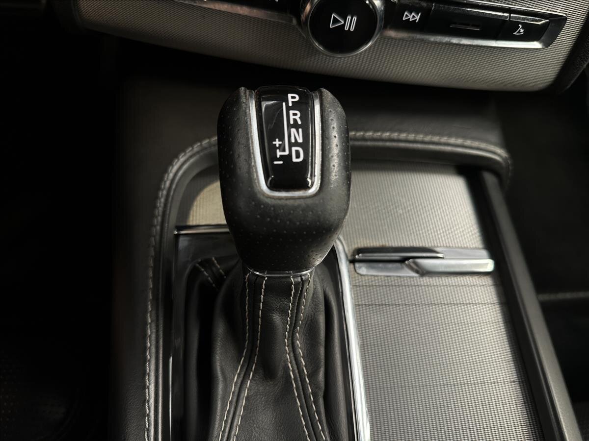 Volvo XC90 SUV 2,0 l 173 kw