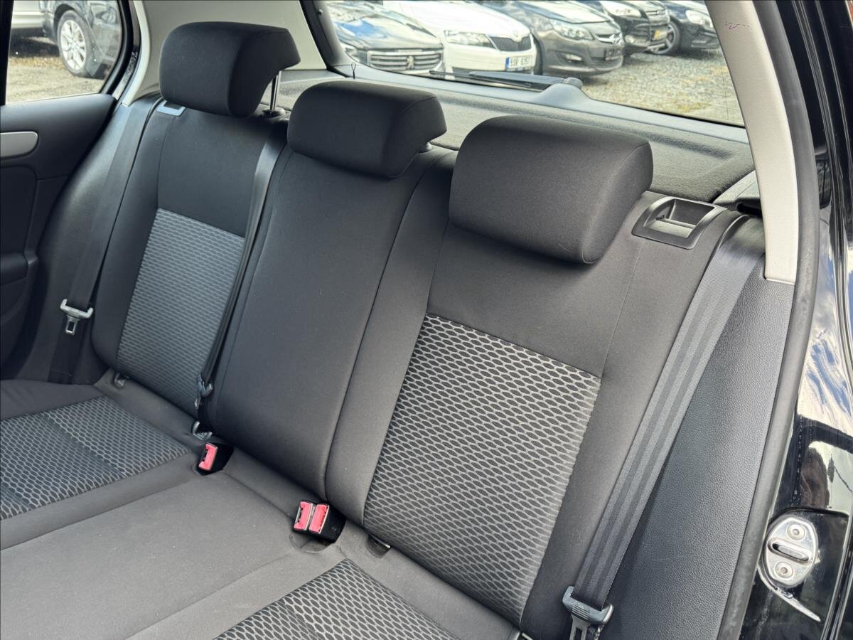 Volkswagen Golf Hatchback 1,6 l 77 kw