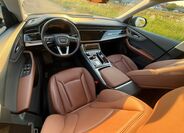 Audi Q8 10