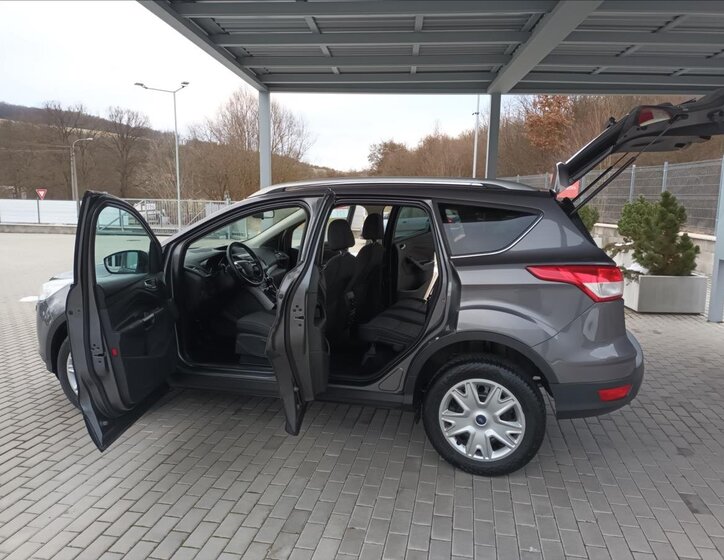Ford Kuga SUV 1,6 l 110 kw