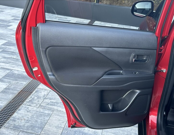 Mitsubishi Outlander 14